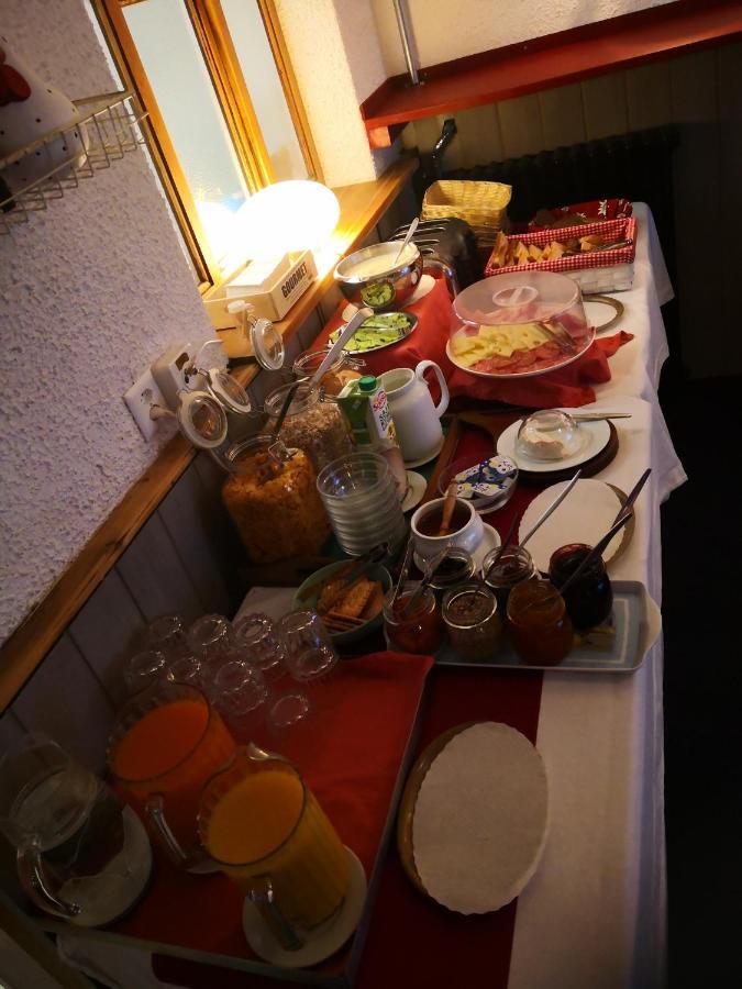 Weisses Roessli Hotel Лойкербад Екстериор снимка